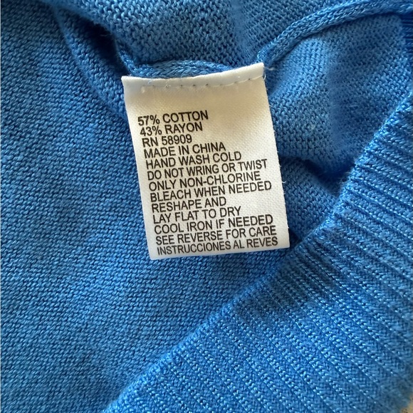 Gianni Bini Blue Lightweight Crewneck Long Sleeve Knit Women’s Sweater - Picture 10 of 11